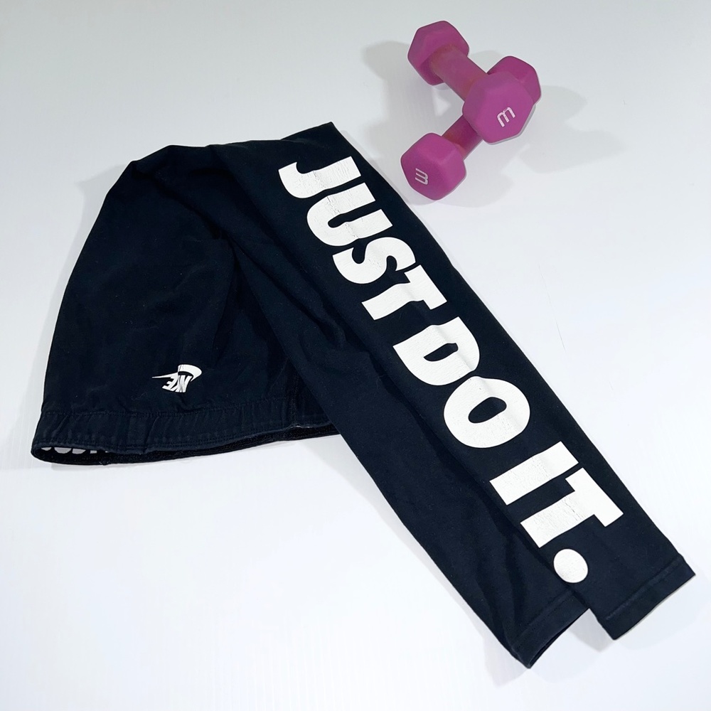 Nike - Just Do It - Black and White Active Leggings (XS)